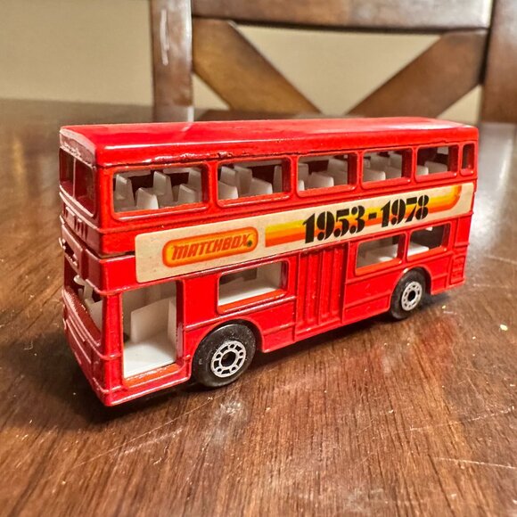 Vintage Matchbox The Londoner Red Double-Decker Bus Die-Cast Model No. 17 - Picture 2 of 5